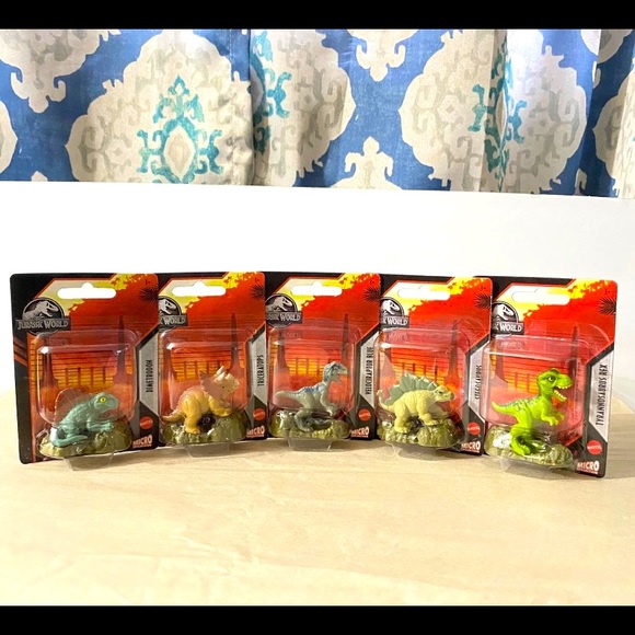 Jurassic World Mattel Micro Dinosaur Collection ..5 Figure Set - Picture 2 of 11